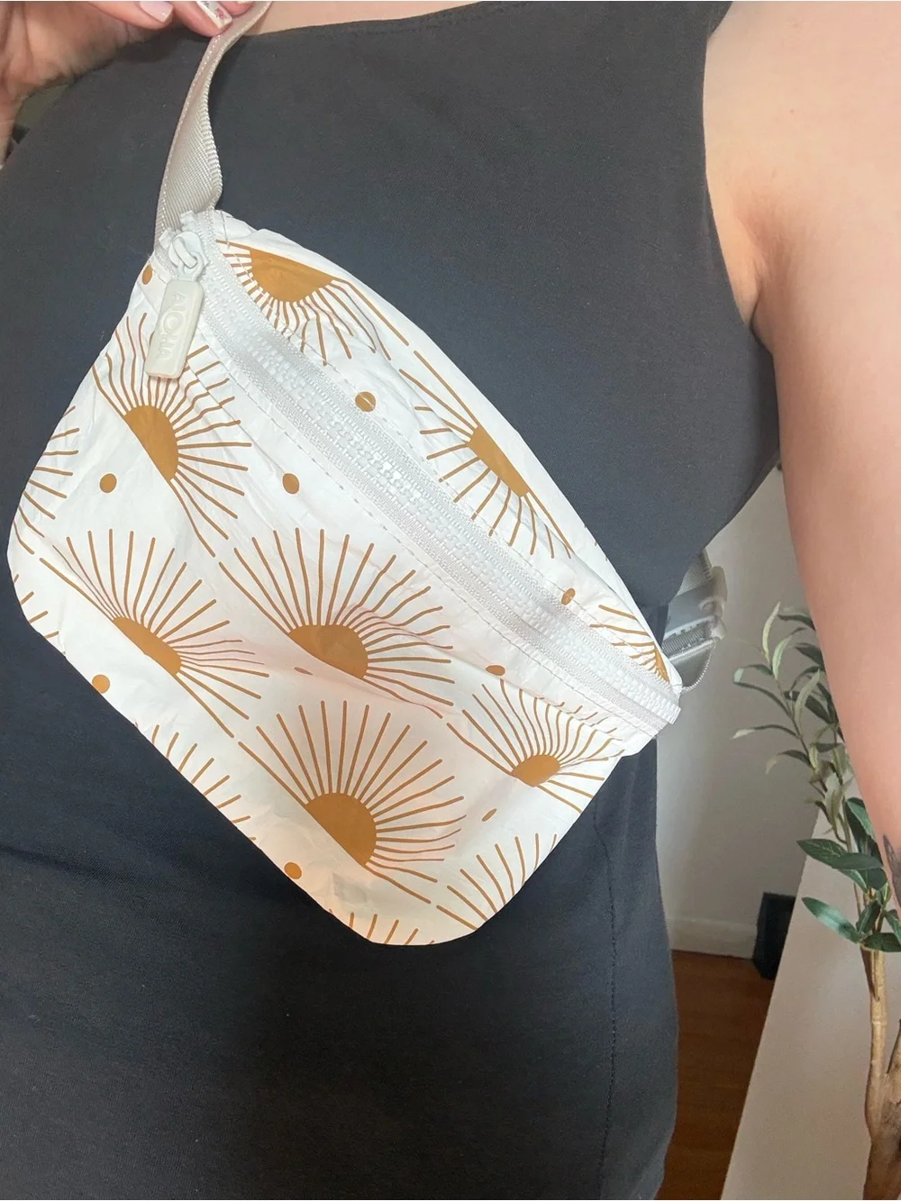 Aloha Collection Belt Bag Fanny Pack White Gold Sunburst Print